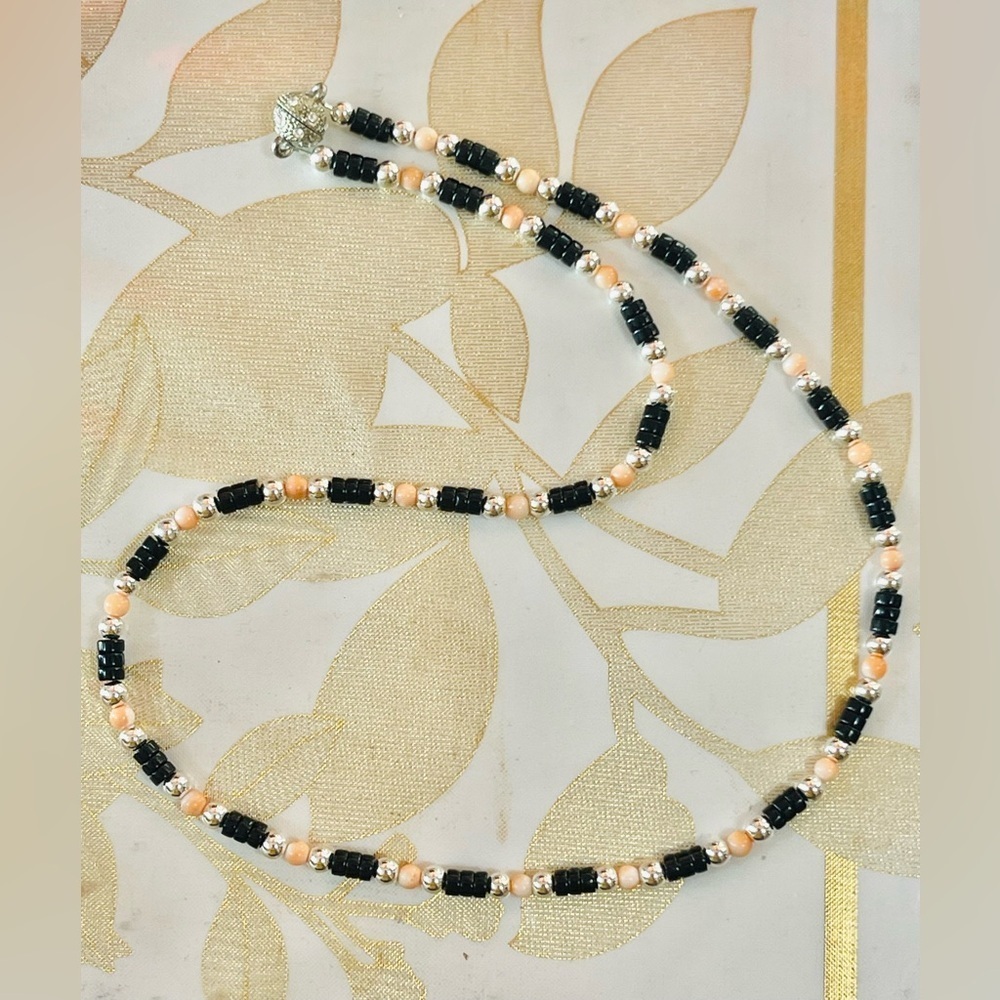VINTAGE CHINESE BLACK ONYX CORAL  AND GOLD BEADS NECKLACE 18”